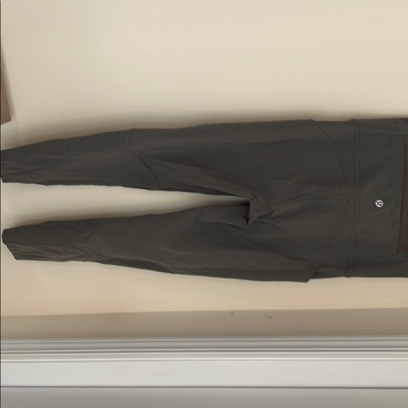 Lululemon leggings - Picture 5 of 8